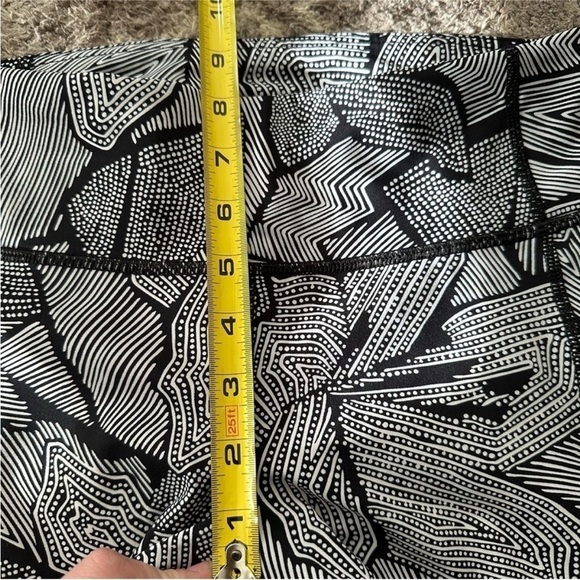 Lululemon Pace Rival Crop Full On Luxtreme Dottie Tribe White Black Leggings 4 - Picture 13 of 13